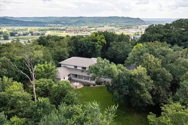 3031 Wild Rose Ln, Onalaska, WI 54650