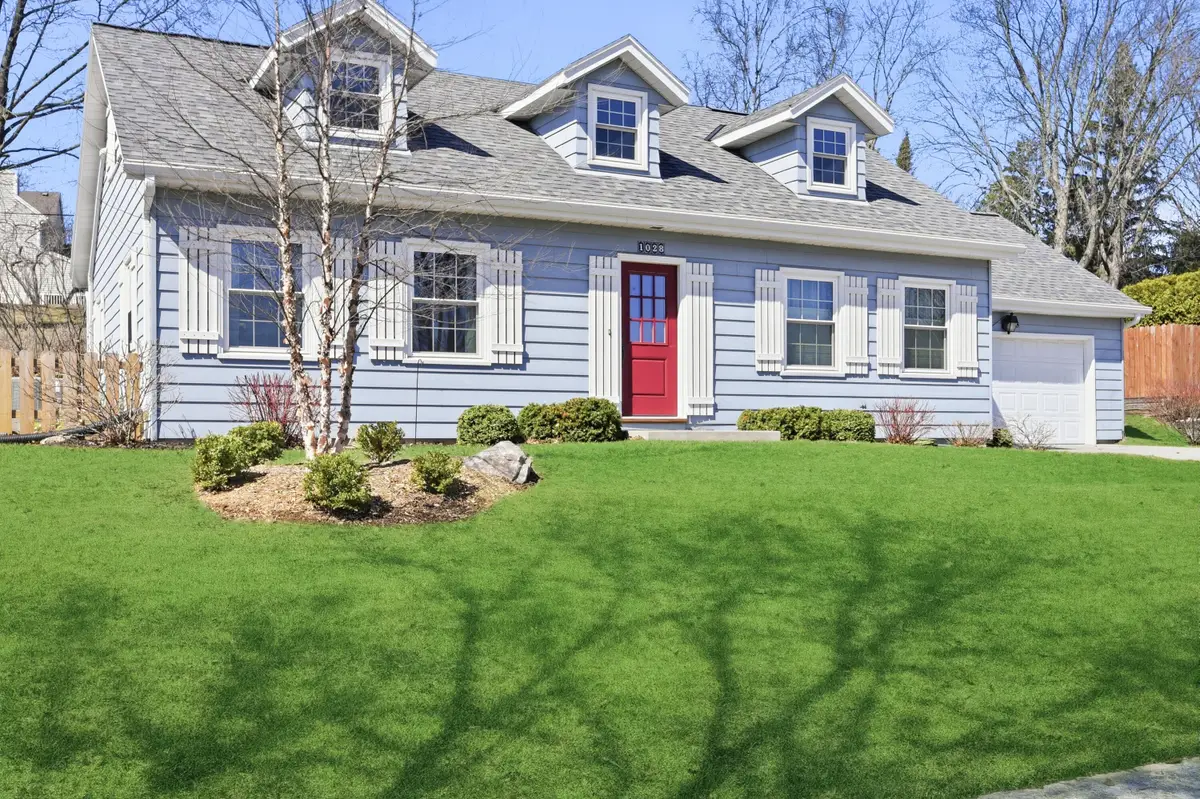 1028 S 7th Ave, West Bend, WI 53095 - #1