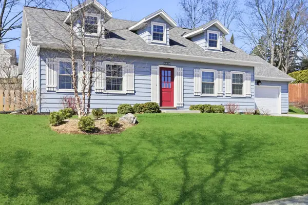 1028 S 7th Ave, West Bend, WI 53095