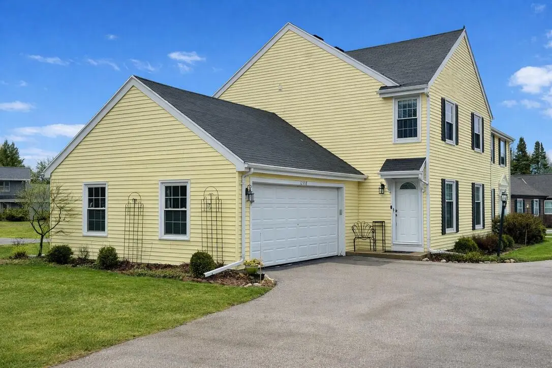 12558 N Woodland Dr, Mequon, WI 53092 - #1