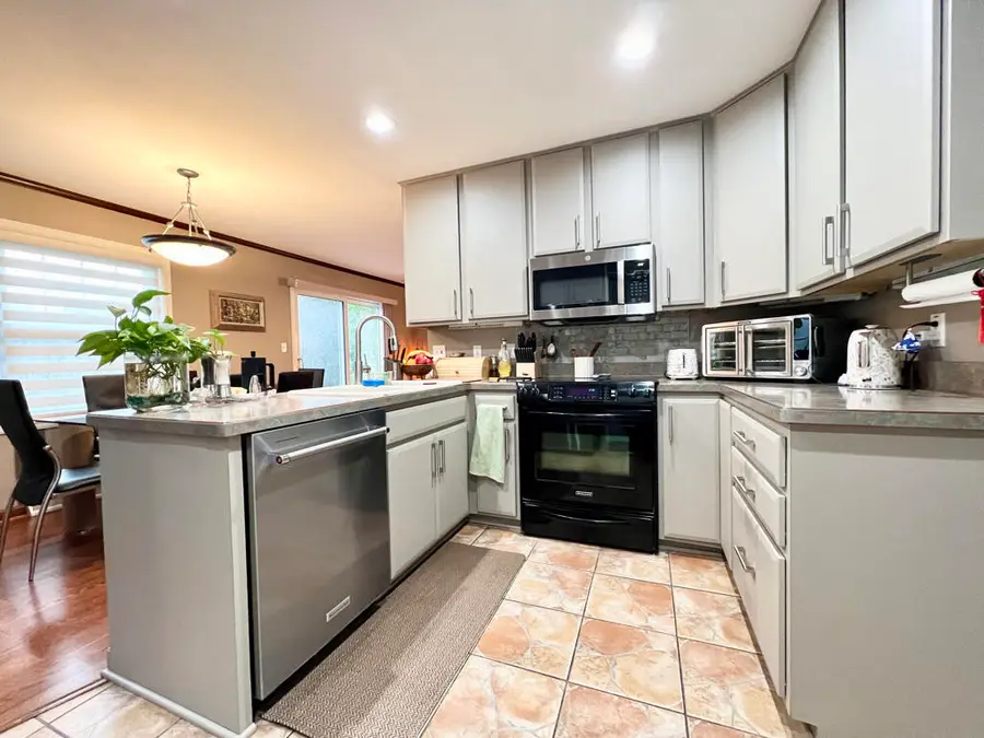 12558 N Woodland Dr, Mequon, WI 53092 - #3