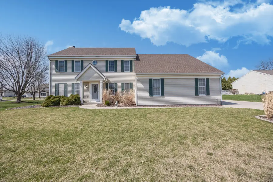 519 Two Rivers Dr, Mukwonago, WI 53149 - #2