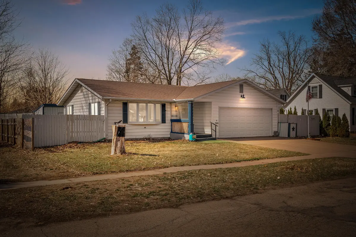 306 Pine St, Pepin, WI 54759 - #1