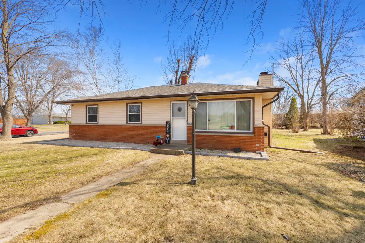 7934 N Edgeworth Dr, Milwaukee, WI 53223 - #1