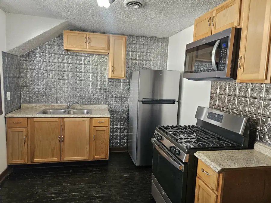 1615 W 6th St, Racine, WI 53404 - #3