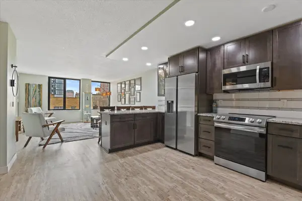 929 N Astor St, Milwaukee, WI 53202