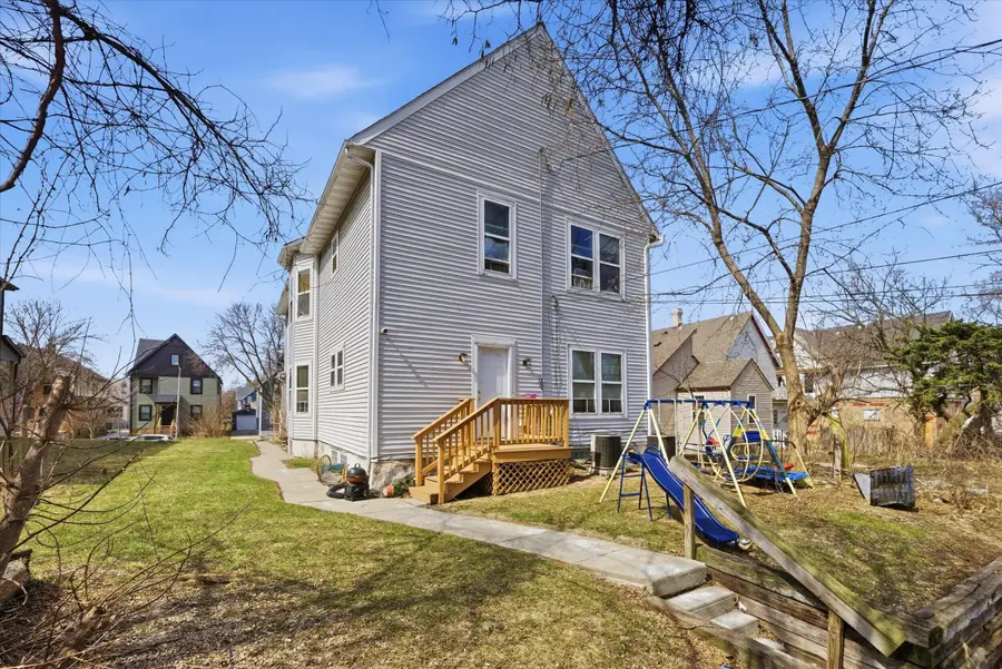 2338 N Dr William Finlayson St, Milwaukee, WI 53212 - #2