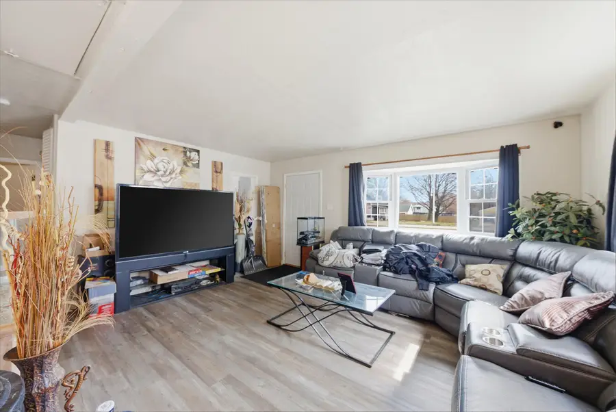 5817 N Teutonia Ave, Milwaukee, WI 53209 - #3