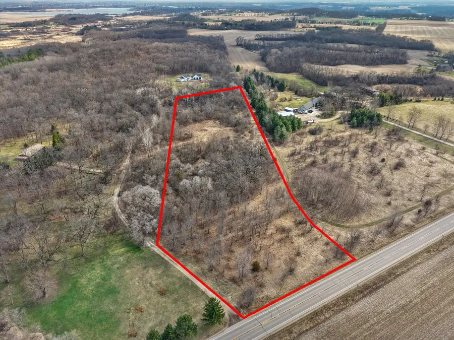 5341 Northwest Hwy, Waterford, WI 53185 - #2