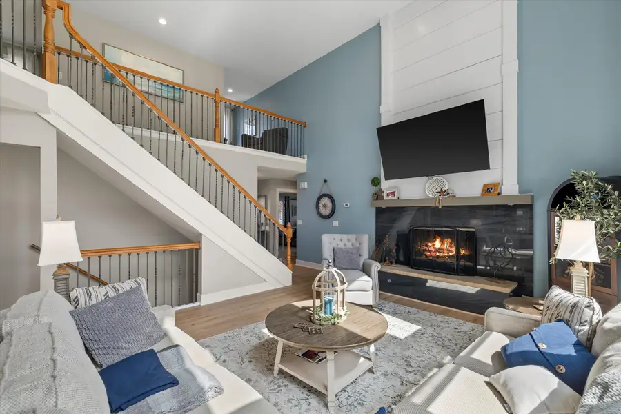 N29W26601 Peterson Dr, Pewaukee, WI 53072 - #3