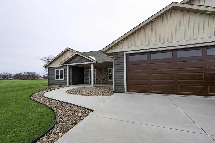 W24362 Fairway Dr, Trempealeau, WI 54661 - #2