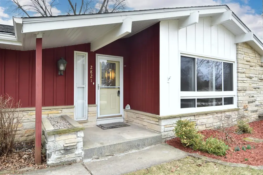 2821 Chancery Ln, Waukesha, WI 53188 - #3