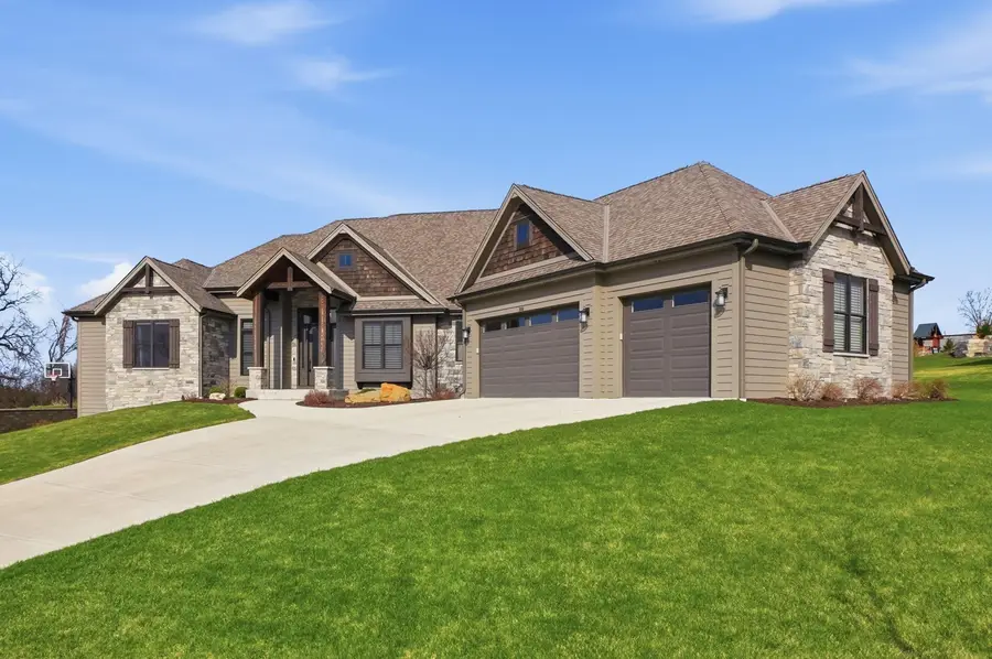 1636 Upland Ct, Hartland, WI 53029 - #3