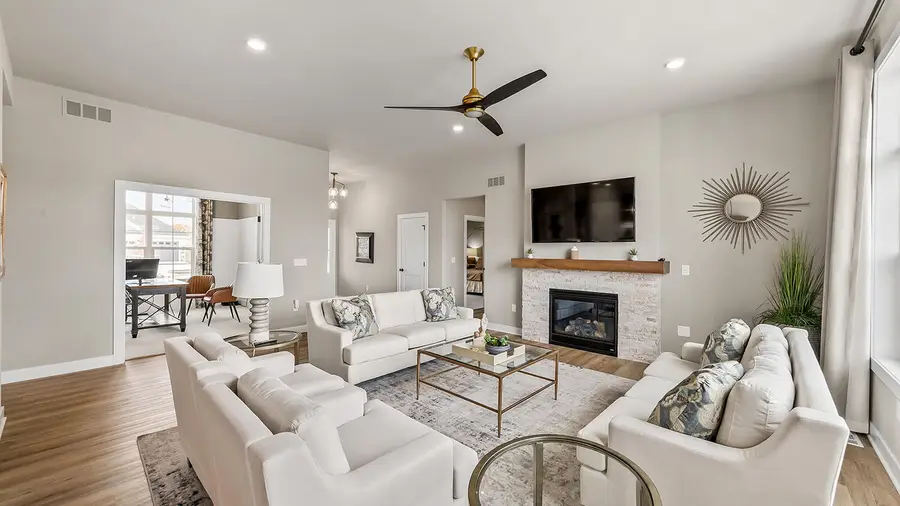 911 Kohlwey Dr, Grafton, WI 53024 - #3