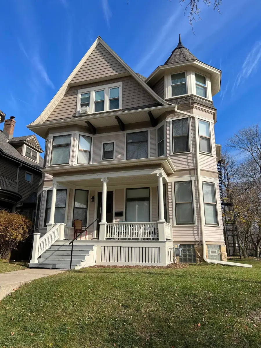 2704 N Hackett Ave, Milwaukee, WI 53211 - #2