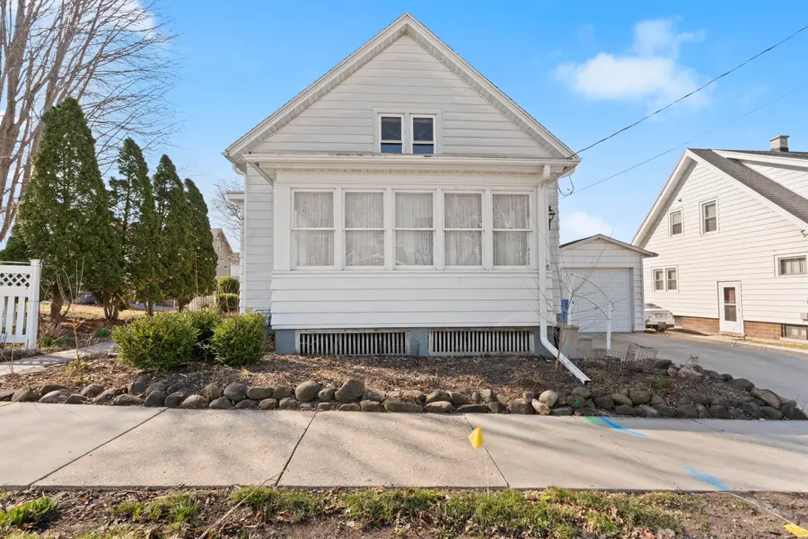 1009 Wisconsin St, Watertown, WI 53094 - #2