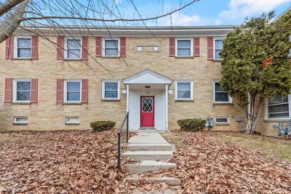 1342 E Randolph Ct, Milwaukee, WI 53212