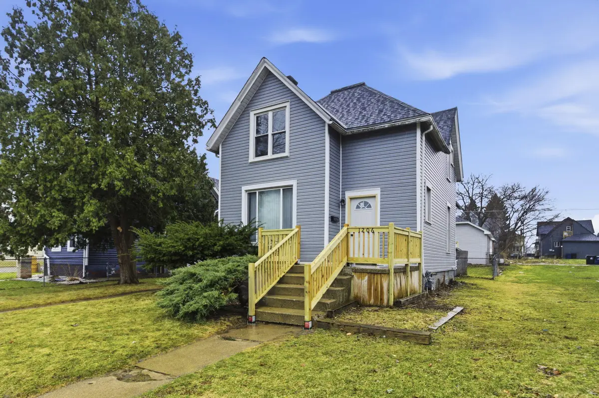 1206 Carlisle Ave, Racine, WI 53404 - #1