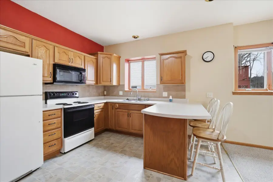 492 Park Pl, Kewaskum, WI 53040 - #3