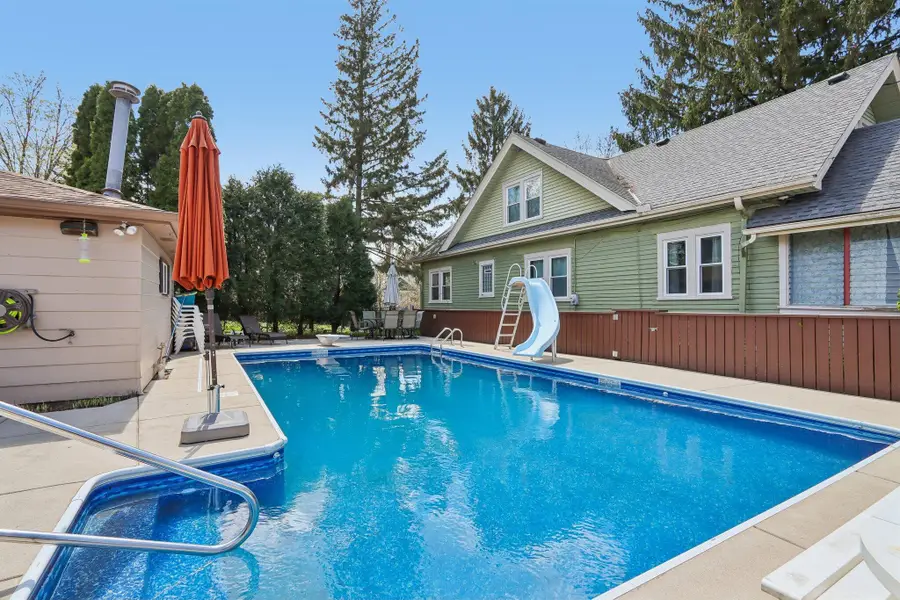 1231 Glenview Ave, Wauwatosa, WI 53213 - #2