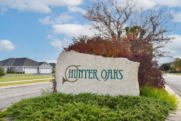 617 Hunter Oaks Blvd, Watertown, WI 53094