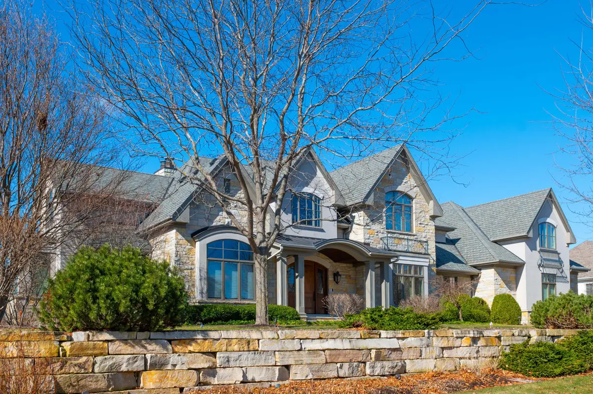 1264 Mary Hill Cir, Hartland, WI 53029 - #1