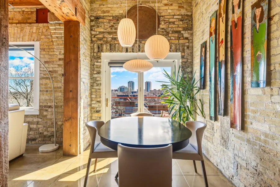 904 E Pearson St, Milwaukee, WI 53202 - #2