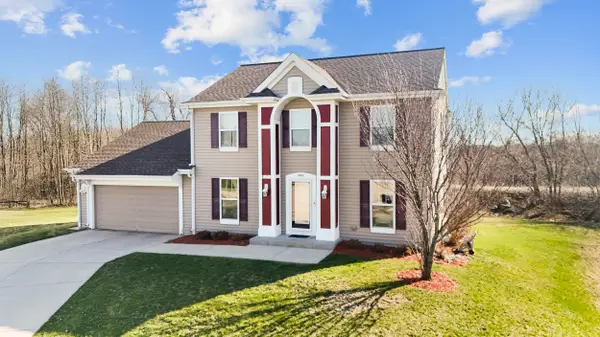 9502 W Parkland Ct, Milwaukee, WI 53224