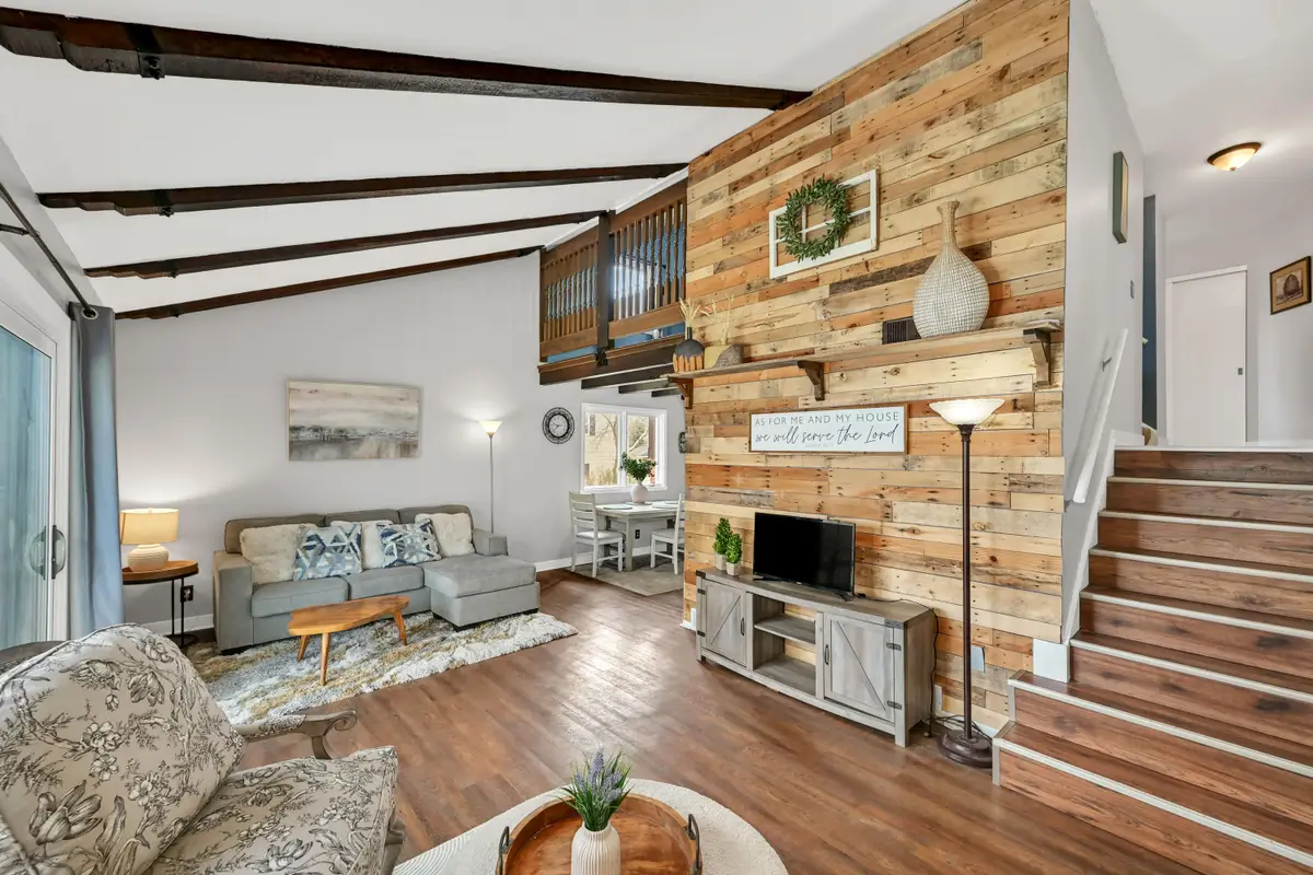 N17W5328 Garfield St, Cedarburg, WI 53012 - #1