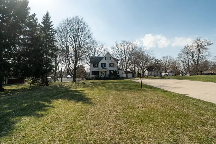4055 S 103rd St, Greenfield, WI 53228 - #2