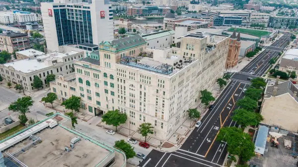 270 E Highland Ave, Milwaukee, WI 53202