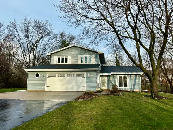 W141S6884 Gaulke Dr, Muskego, WI 53150
