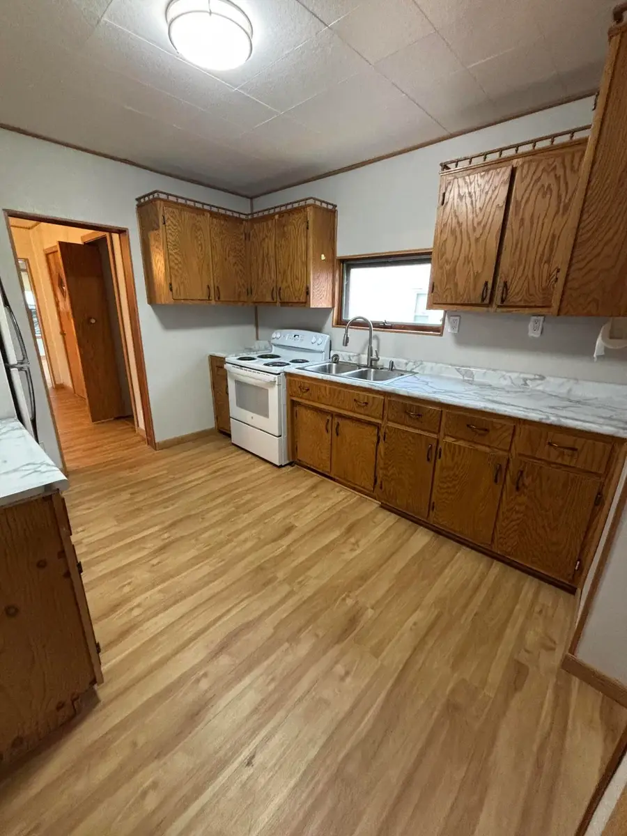 805 Hollister Ave, Tomah, WI 54660 - #3