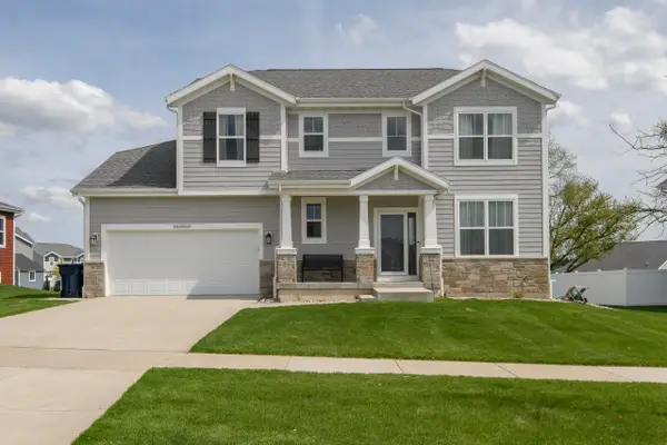 W241N5660 Maple Grove Ln, Sussex, WI 53089