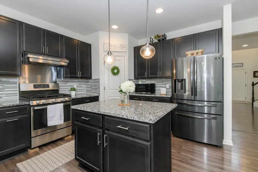 W241N5660 Maple Grove Ln, Sussex, WI 53089 - #2