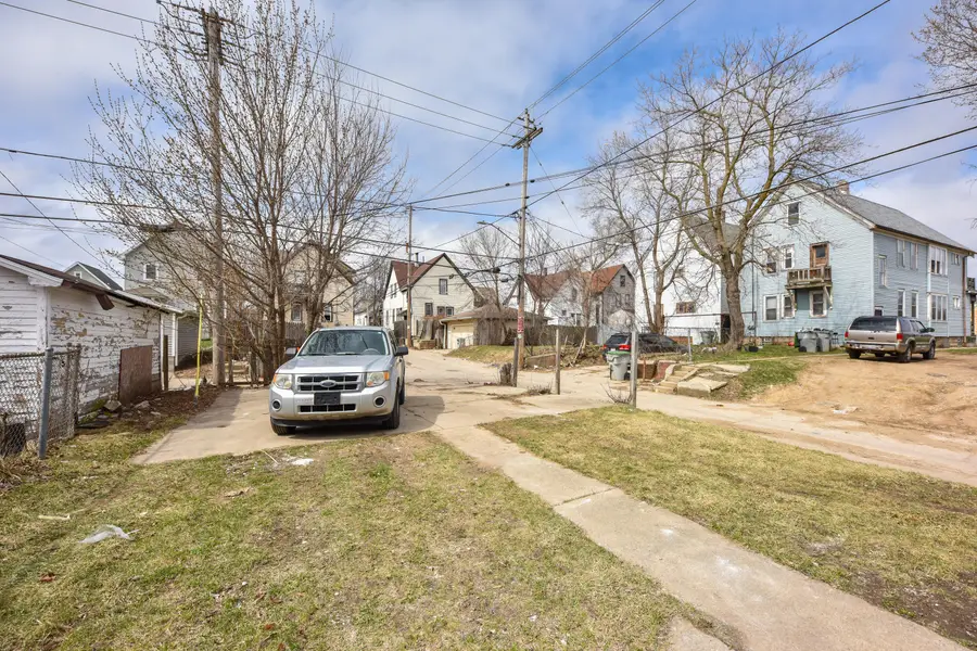 2661 N 35th St, Milwaukee, WI 53210 - #2