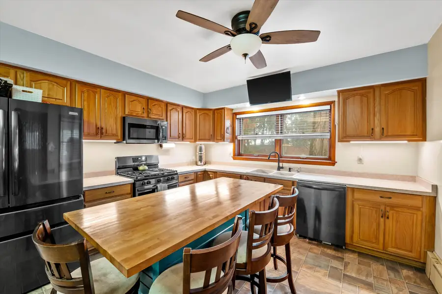 10806 W Freistadt Rd, Mequon, WI 53097 - #3