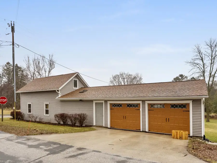 265 Lincoln Ave, Cleveland, WI 53015 - #2