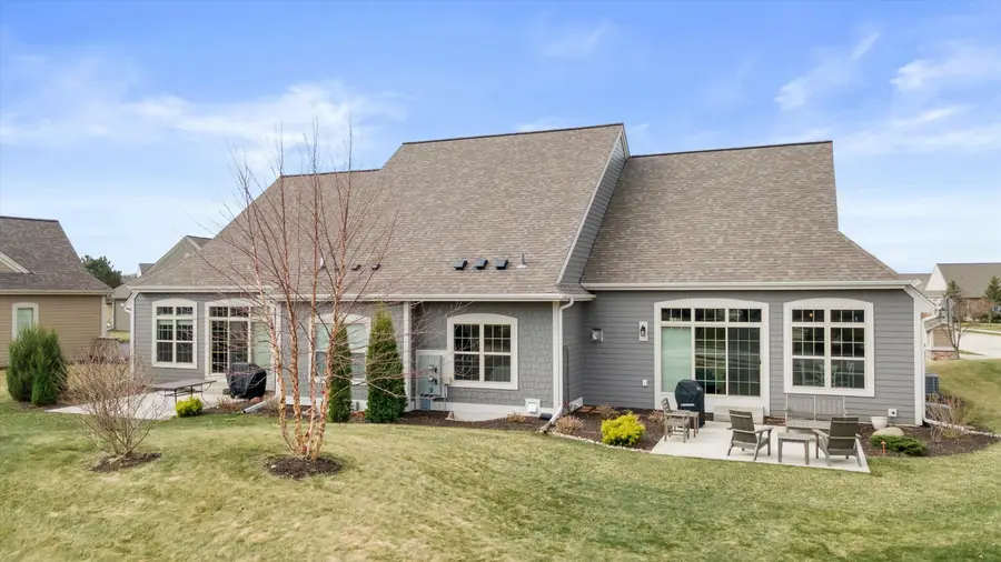 1751 Derby Ln, Oconomowoc, WI 53066 - #3