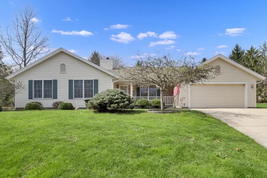 2132 Penhurst Way, Waukesha, WI 53186 - #2