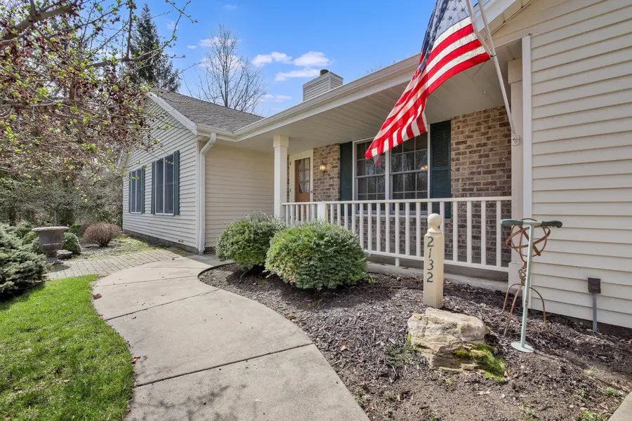 2132 Penhurst Way, Waukesha, WI 53186 - #3