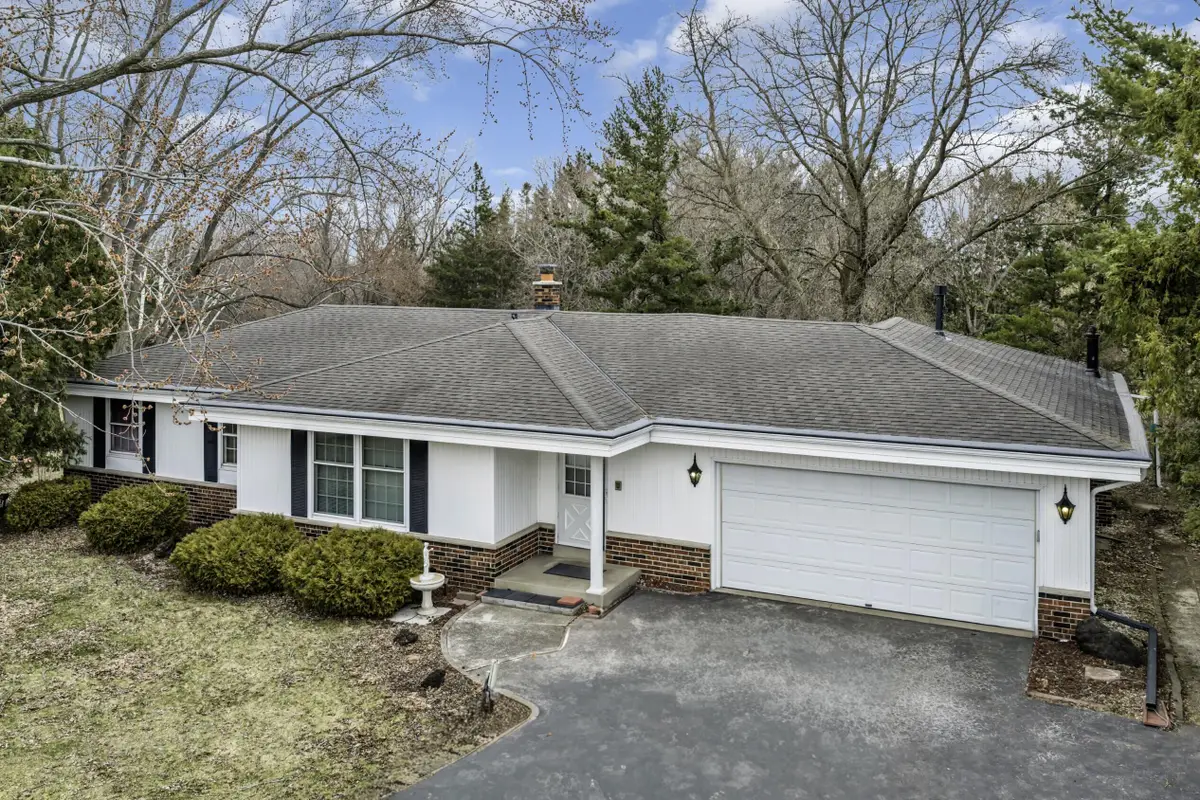 W256N5948 Windy Pass Dr, Lisbon, WI 53089 - #1