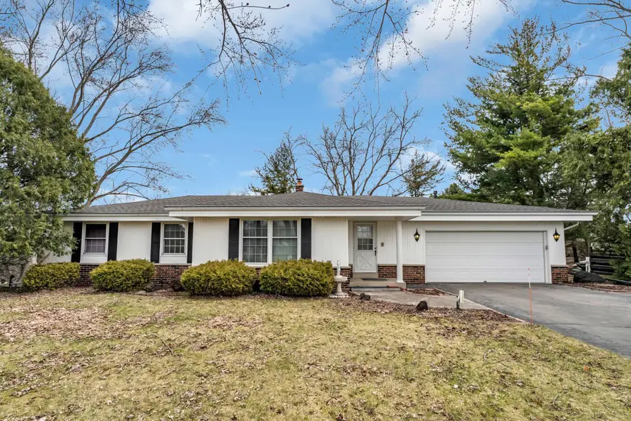 W256N5948 Windy Pass Dr, Lisbon, WI 53089 - #3