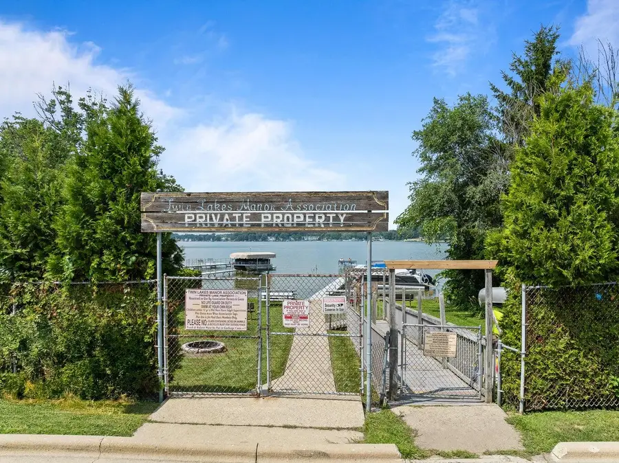 800 Lake St, Twin Lakes, WI 53181 - #3