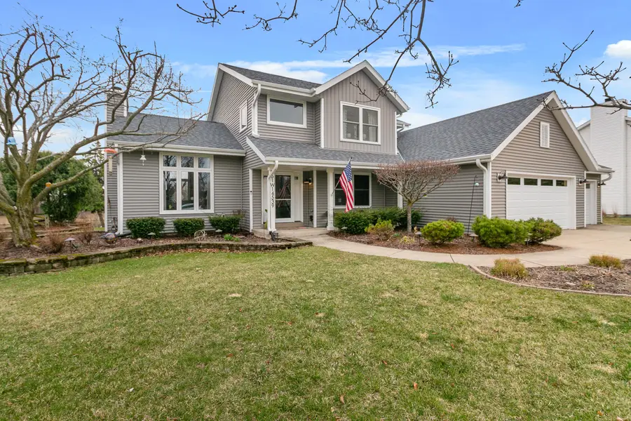 N61W14539 Brookside Dr, Menomonee Falls, WI 53051 - #2