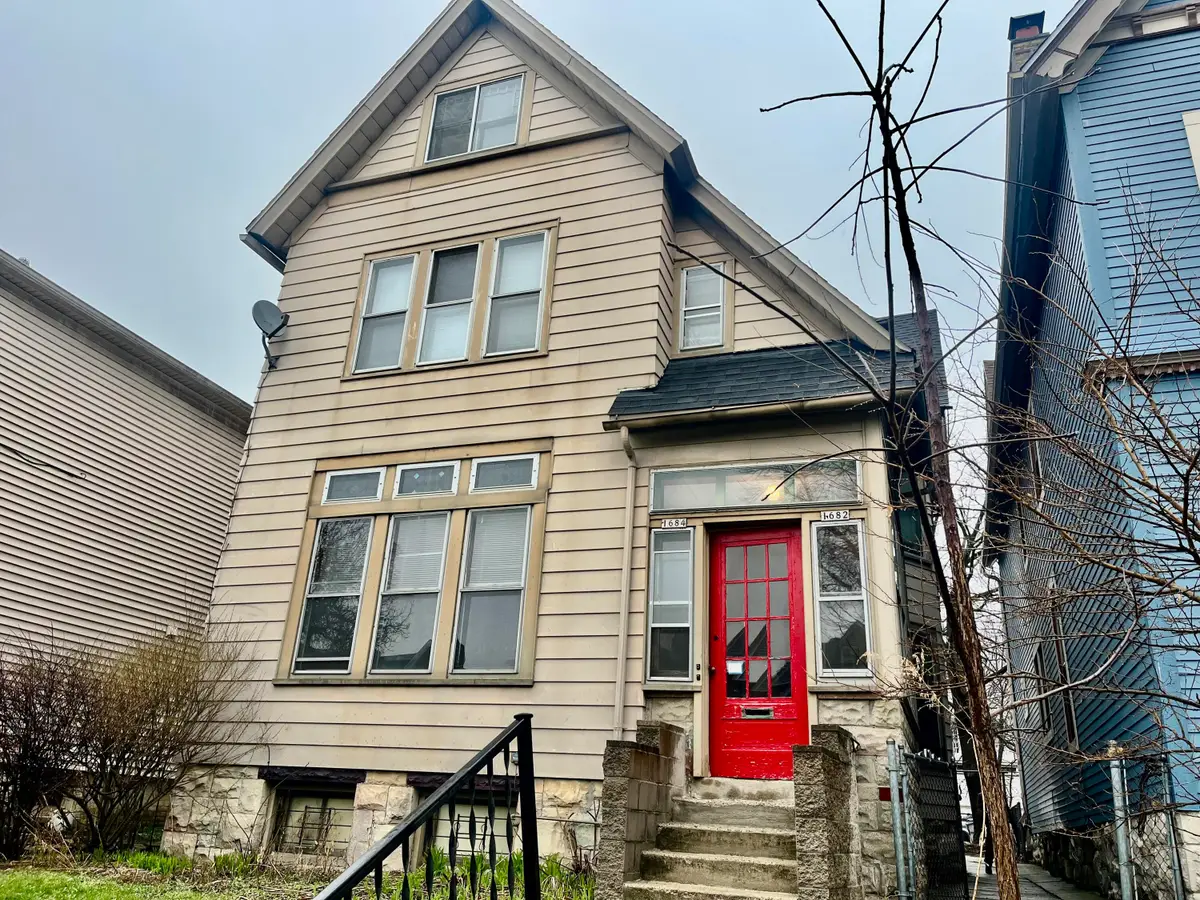 1682 N Cass St, Milwaukee, WI 53202 - #1