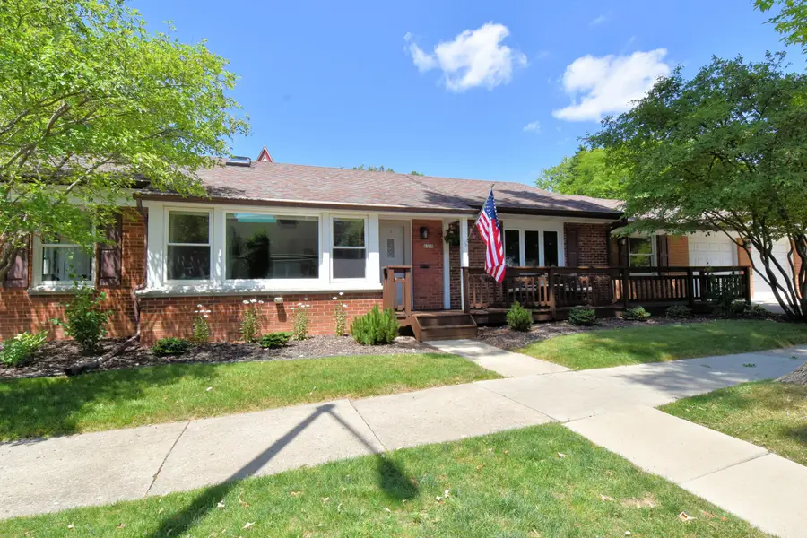 8330 W Meinecke Ave, Wauwatosa, WI 53213 - #3