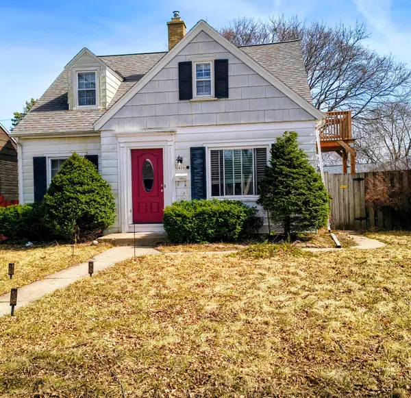 2420 S 62nd St, West Allis, WI 53219