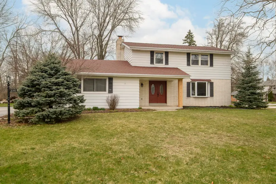 21300 Astolat Dr, Brookfield, WI 53045 - #2