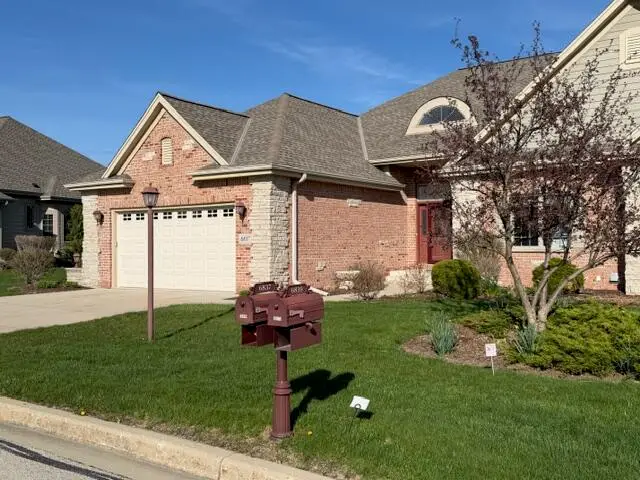 6837 W Greyhawk Ct, Franklin, WI 53132 - #2